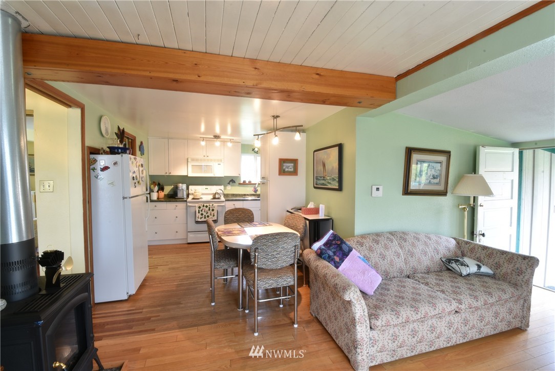 2184 Garth Road Point Roberts, WA 98281 - Photo 5 of 16 Gallery Image 5