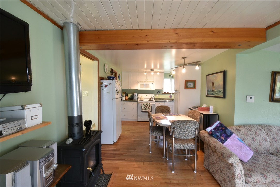 2184 Garth Road Point Roberts, WA 98281 - Photo 6 of 16 Gallery Image 6