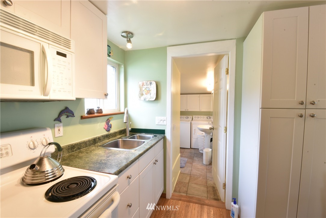 2184 Garth Road Point Roberts, WA 98281 - Photo 7 of 16 Gallery Image 7