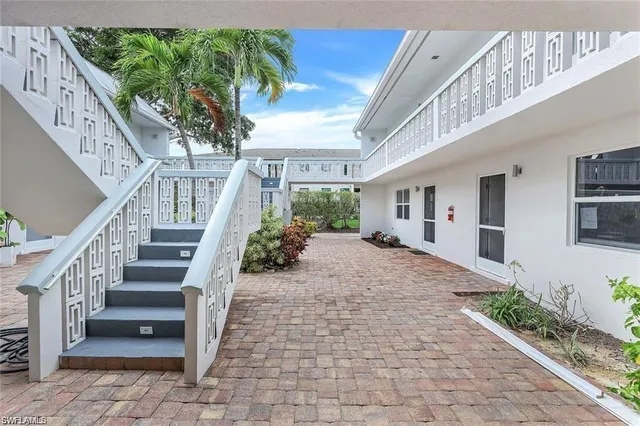 $5,000 | 780 10th Avenue South, Unit 1, Naples, FL 34102