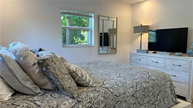 $5,000 | 780 10th Avenue South, Unit 1, Naples, FL 34102