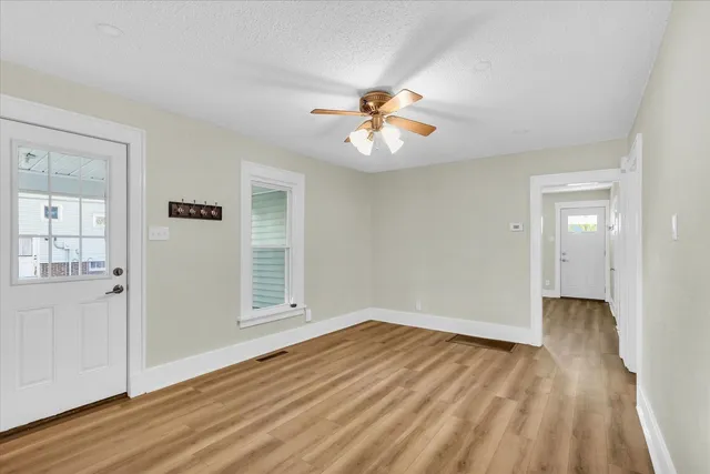 $212,500 | 102 East Warren Street, St. Joseph, IL 61873