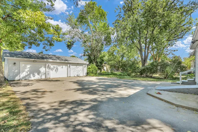 $212,500 | 102 East Warren Street, St. Joseph, IL 61873