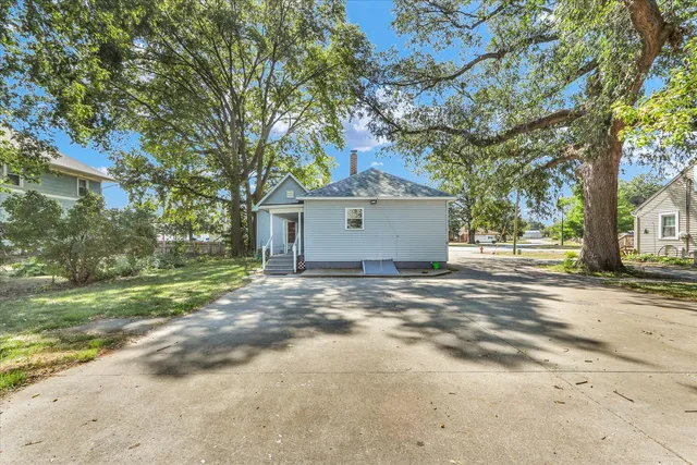 $212,500 | 102 East Warren Street, St. Joseph, IL 61873