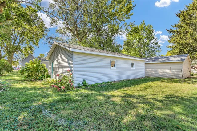 $212,500 | 102 East Warren Street, St. Joseph, IL 61873