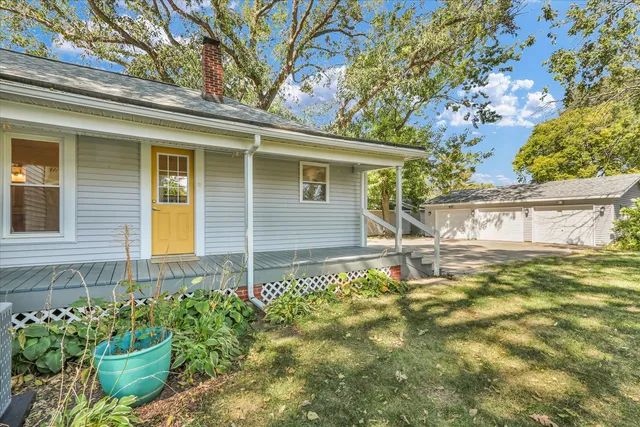 $212,500 | 102 East Warren Street, St. Joseph, IL 61873