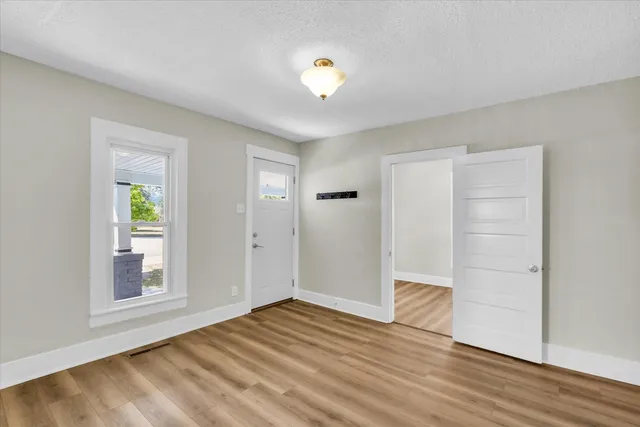 $212,500 | 102 East Warren Street, St. Joseph, IL 61873