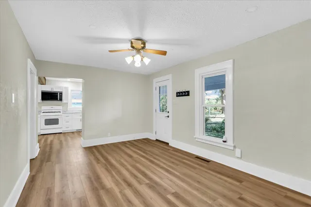 $212,500 | 102 East Warren Street, St. Joseph, IL 61873