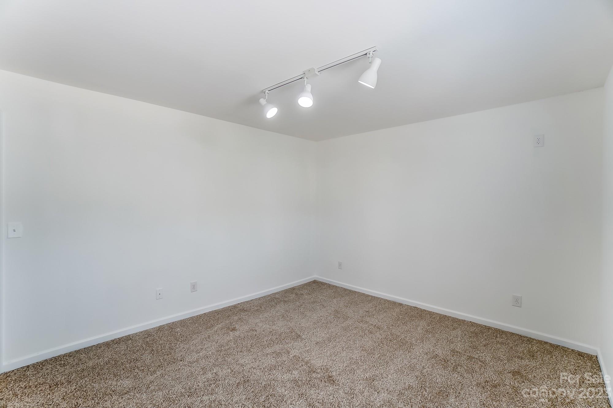 10927 Greenhead View Road Charlotte, NC 28262 - Photo 30 of 39 Gallery Image 30