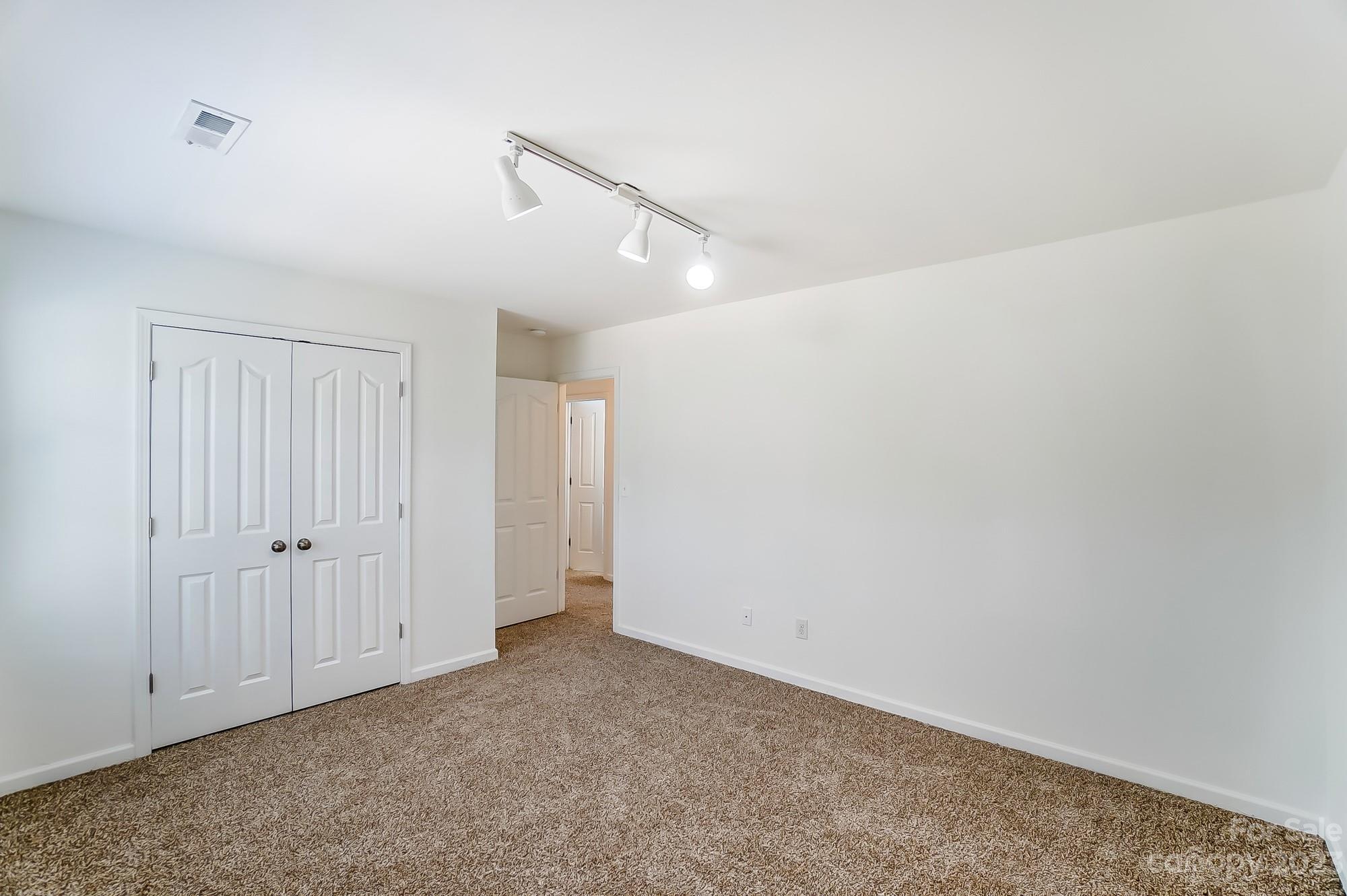 10927 Greenhead View Road Charlotte, NC 28262 - Photo 31 of 39 Gallery Image 31