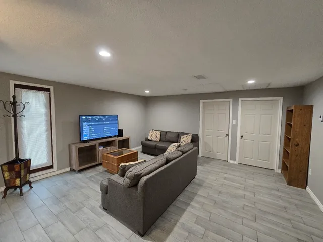 $1,800 | 13609 Hooper Road, Houston, TX 77047