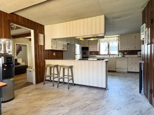 $319,900 | 83 Newton Street, Greenfield, MA 01301