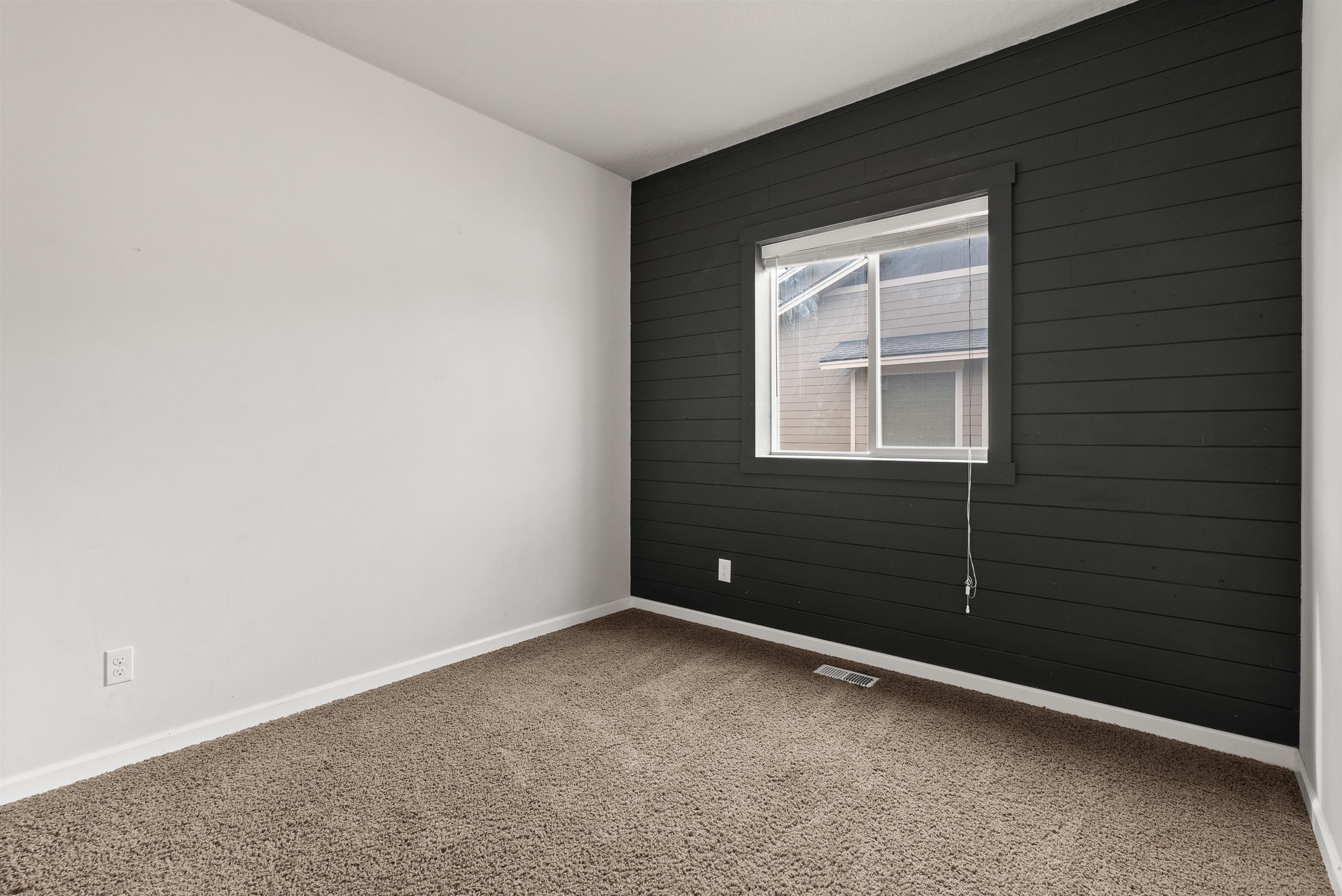 915 East Colbert Road Colbert, WA 99005 - Photo 19 of 43