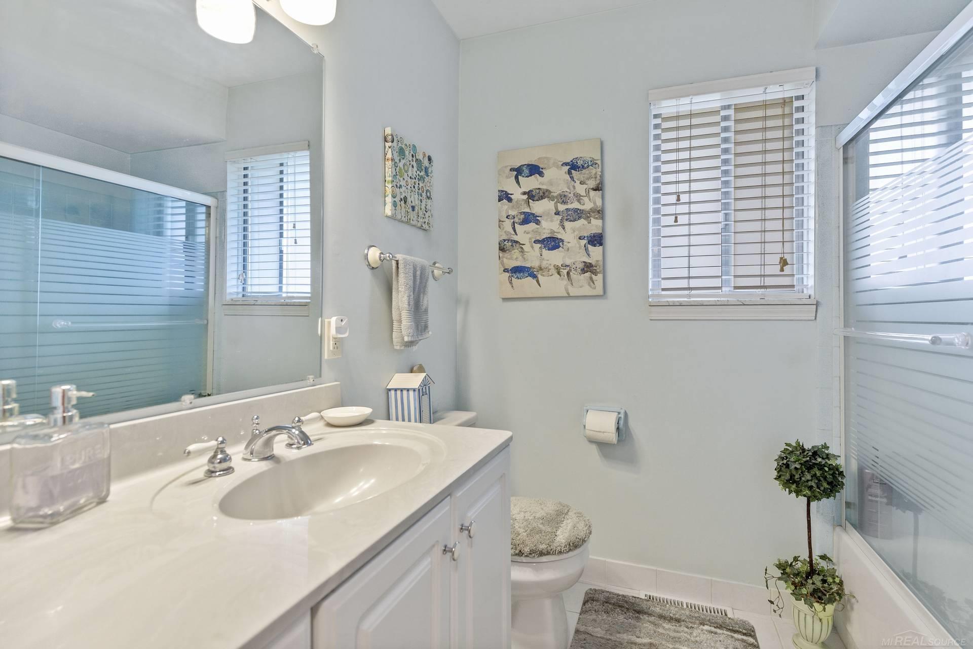 29400 Hickey Road New Baltimore, MI 48051 - Photo 24 of 50 50106851-23.JPG