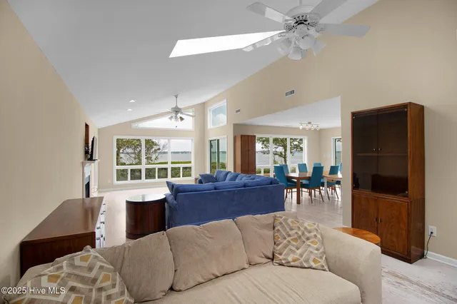 $799,900 | 1 West Court, Pine Knoll Shores, NC 28512