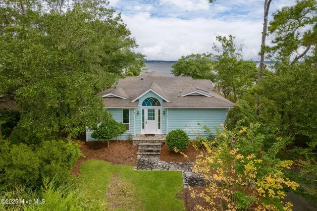 $799,900 | 1 West Court, Pine Knoll Shores, NC 28512