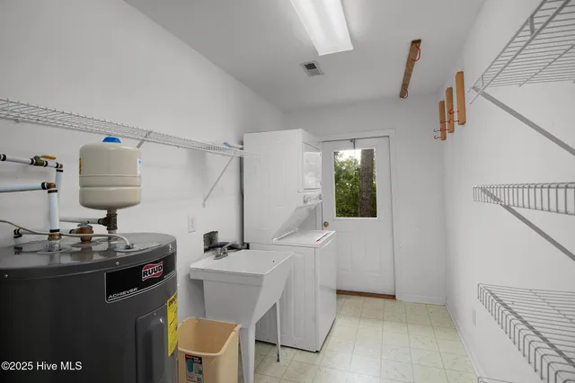 $799,900 | 1 West Court, Pine Knoll Shores, NC 28512