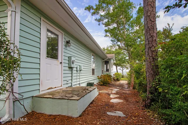 $799,900 | 1 West Court, Pine Knoll Shores, NC 28512