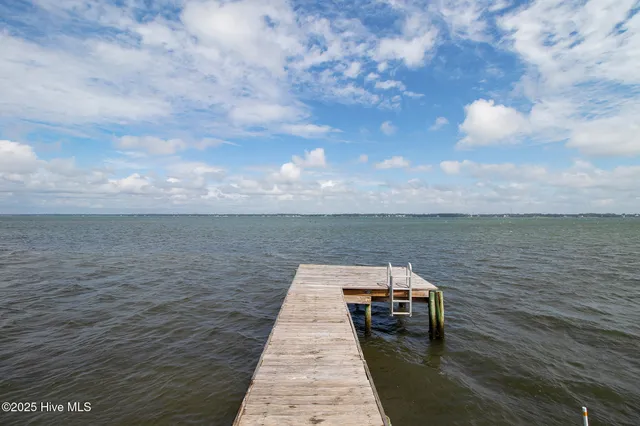 $799,900 | 1 West Court, Pine Knoll Shores, NC 28512