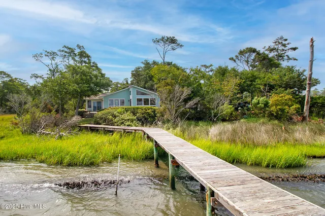 $799,900 | 1 West Court, Pine Knoll Shores, NC 28512