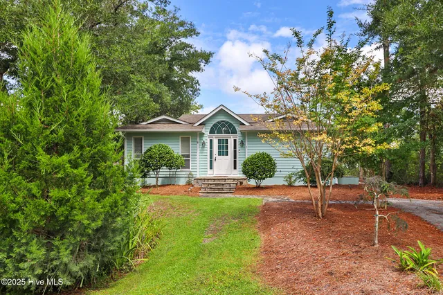 $799,900 | 1 West Court, Pine Knoll Shores, NC 28512