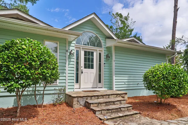 $799,900 | 1 West Court, Pine Knoll Shores, NC 28512