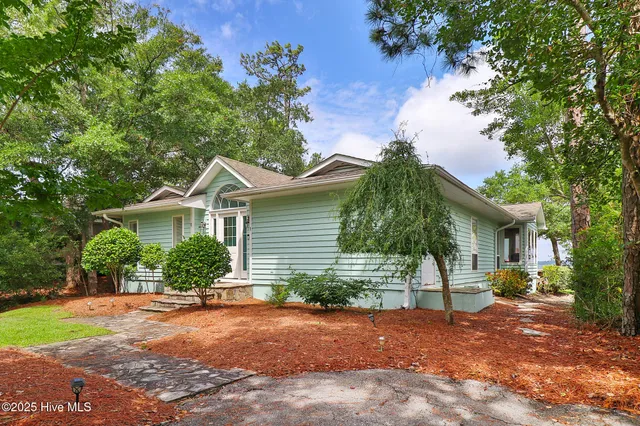 $799,900 | 1 West Court, Pine Knoll Shores, NC 28512