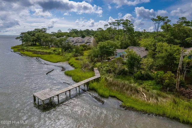 $799,900 | 1 West Court, Pine Knoll Shores, NC 28512