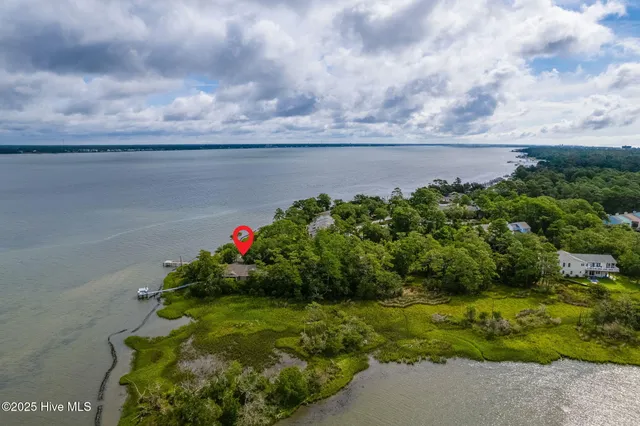 $799,900 | 1 West Court, Pine Knoll Shores, NC 28512