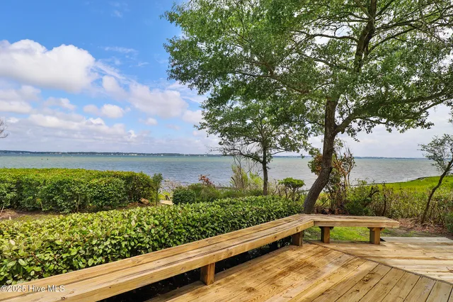 $799,900 | 1 West Court, Pine Knoll Shores, NC 28512