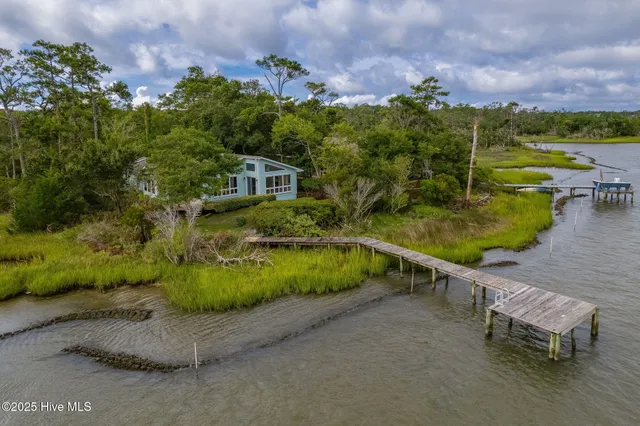 $799,900 | 1 West Court, Pine Knoll Shores, NC 28512