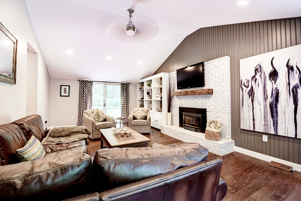 232 Carlisle Road Bedford, MA 01730 - Photo 4 of 17 Gallery Image 4