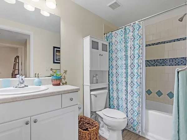 $2,400 | 5095 Fairways Circle, Unit I112, Vero Beach, FL 32967