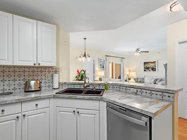 $2,400 | 5095 Fairways Circle, Unit I112, Vero Beach, FL 32967