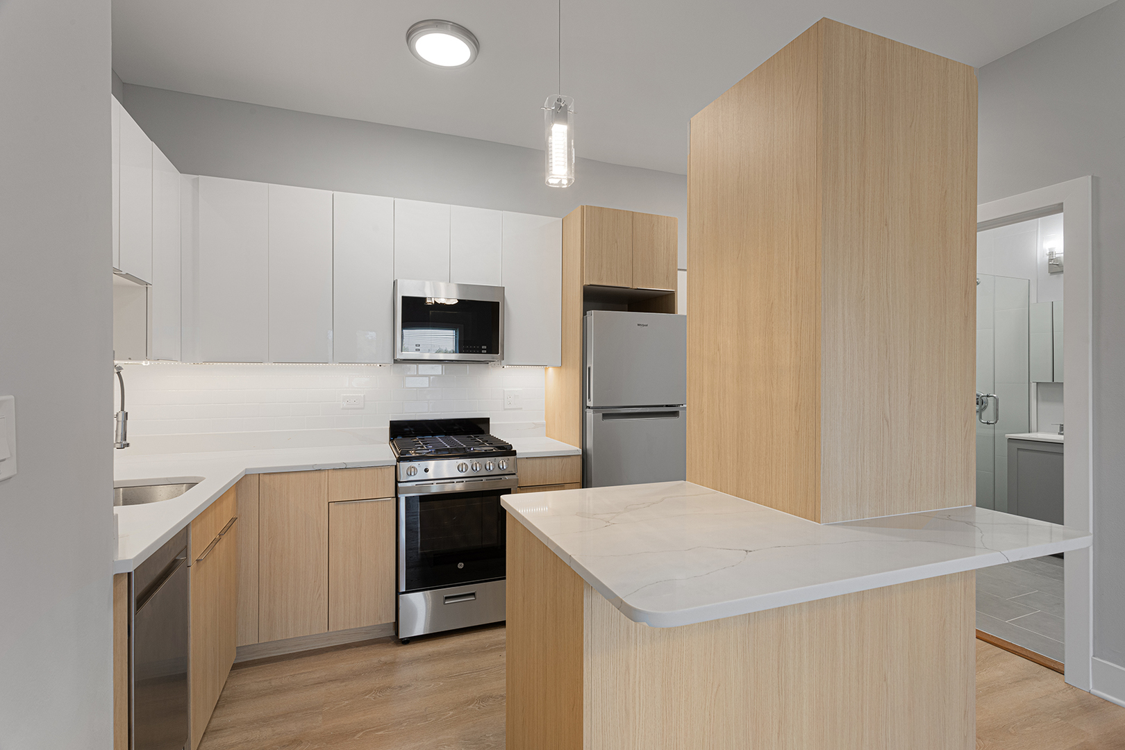 7600 North Sheridan Road, Unit 305 Chicago, IL 60626 - Photo 4 of 9