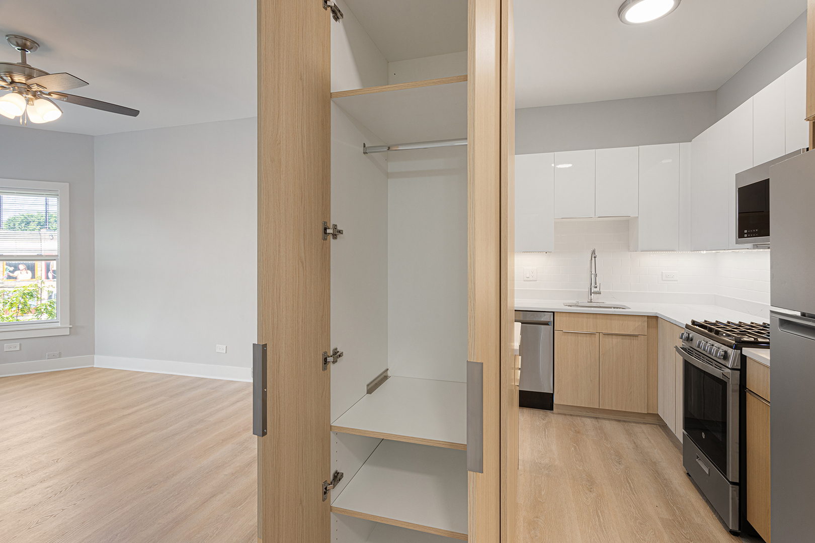 7600 North Sheridan Road, Unit 305 Chicago, IL 60626 - Photo 7 of 9