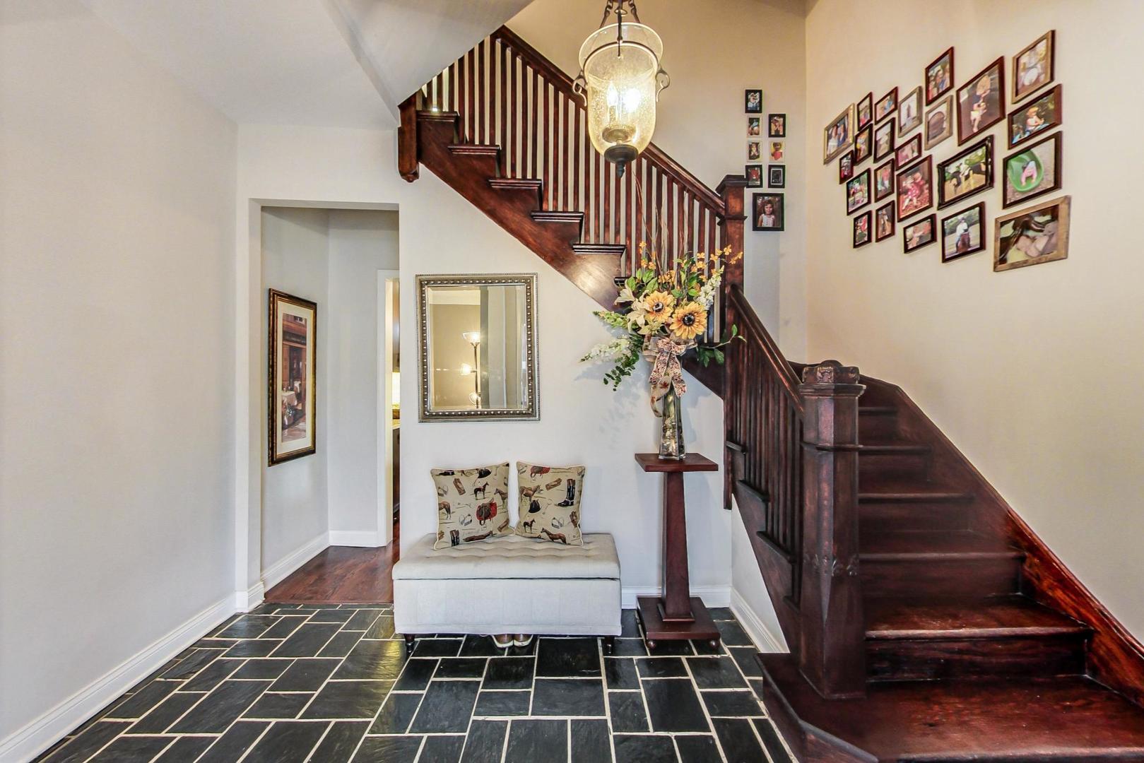 195 Lawton Road Riverside, IL 60546 - Photo 5 of 50