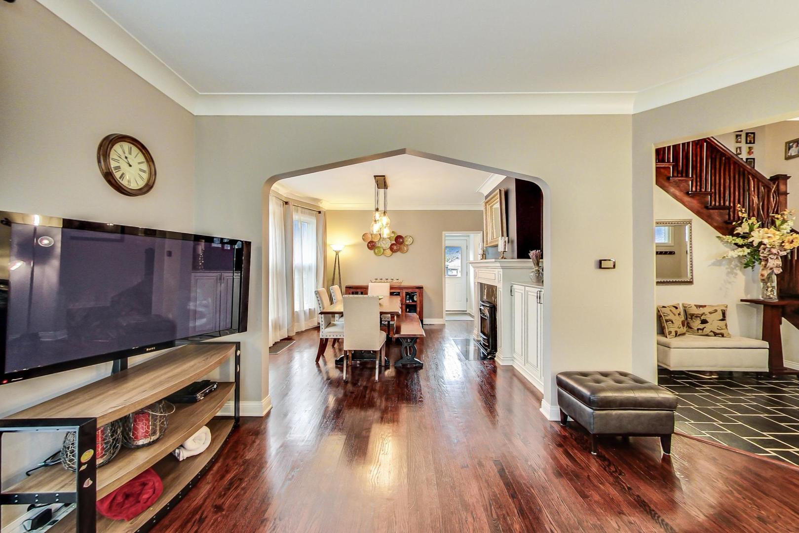 195 Lawton Road Riverside, IL 60546 - Photo 9 of 50