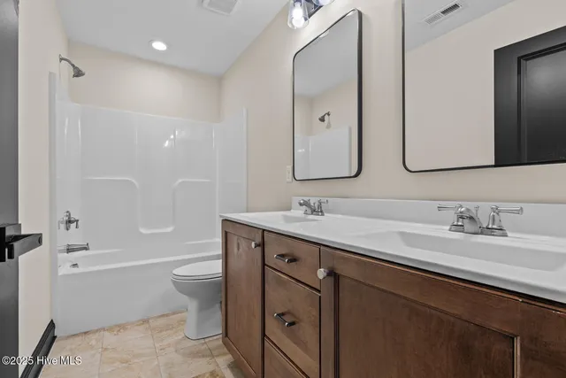 $399,000 | 203 Violet Terrace Court, Hubert, NC 28539