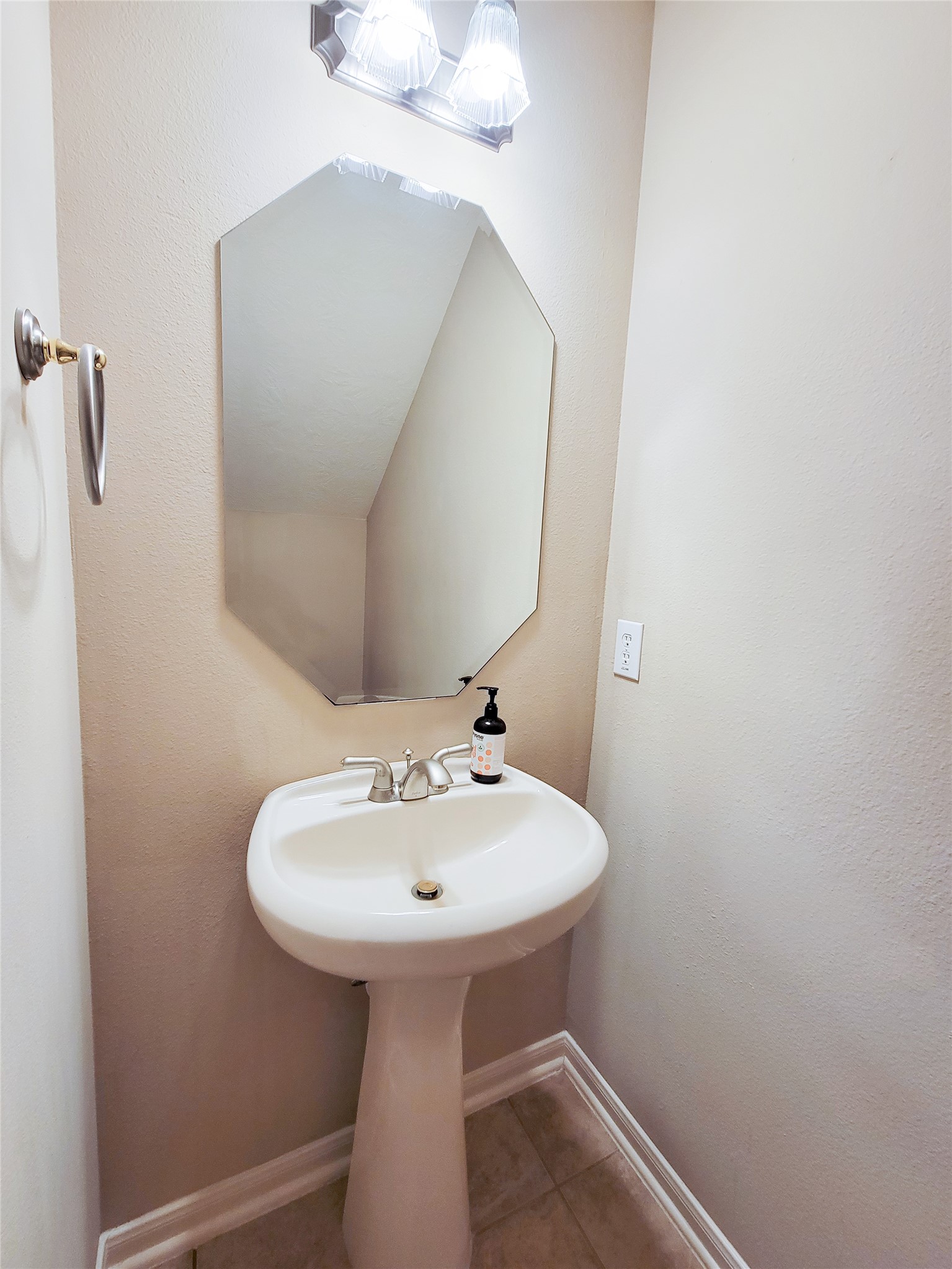 206 Whispering Ridge Terrace Houston, TX 77094 - Photo 19 of 29