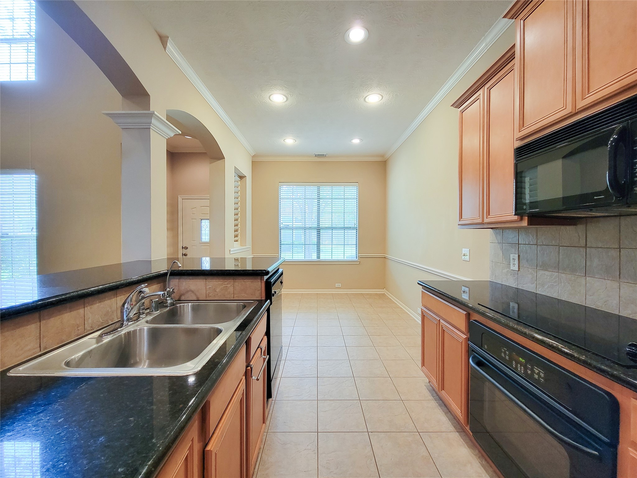 206 Whispering Ridge Terrace Houston, TX 77094 - Photo 8 of 29