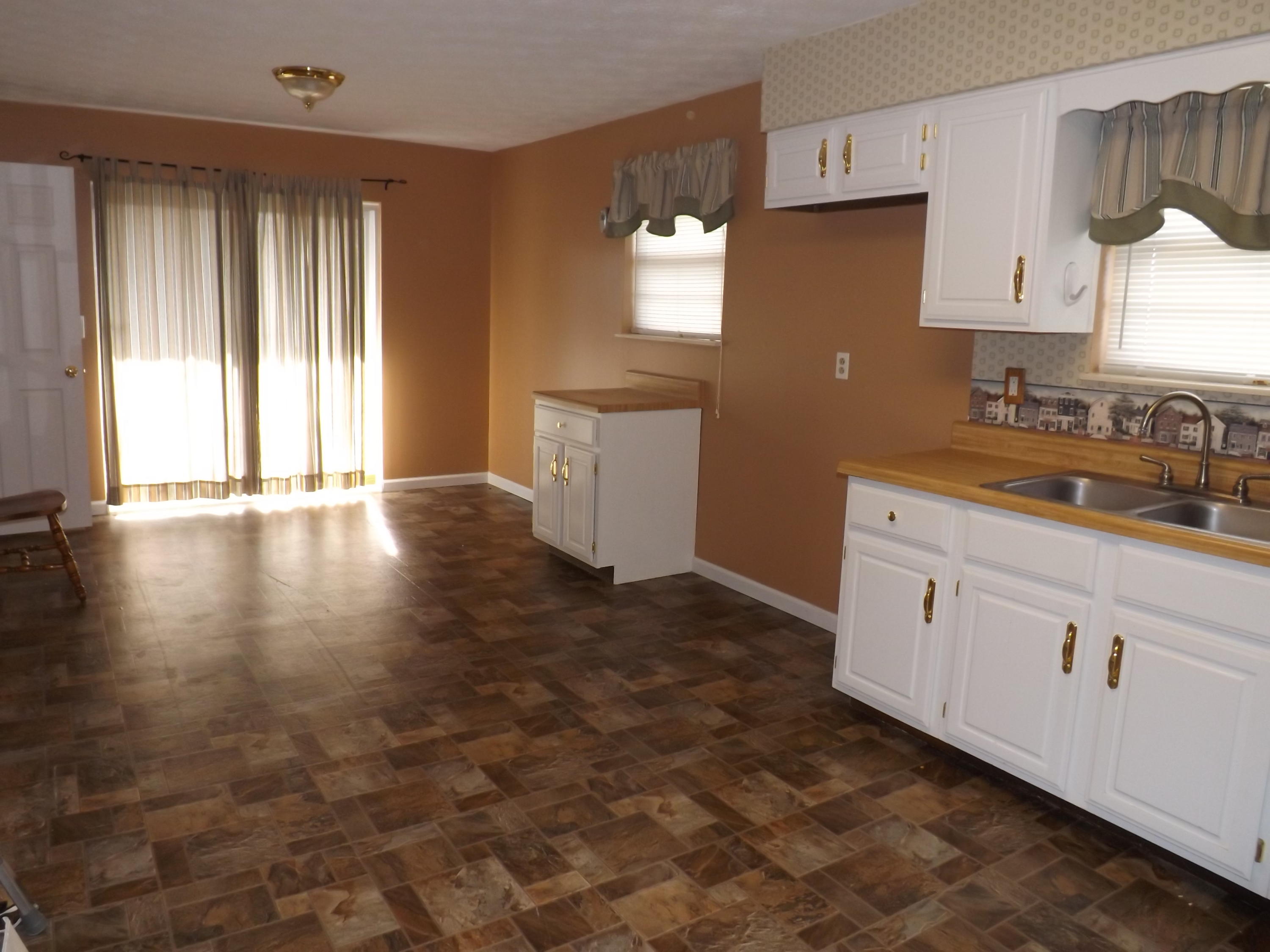 328 Parliament Road Harrogate, TN 37752 - Photo 12 of 15 DSCF0552