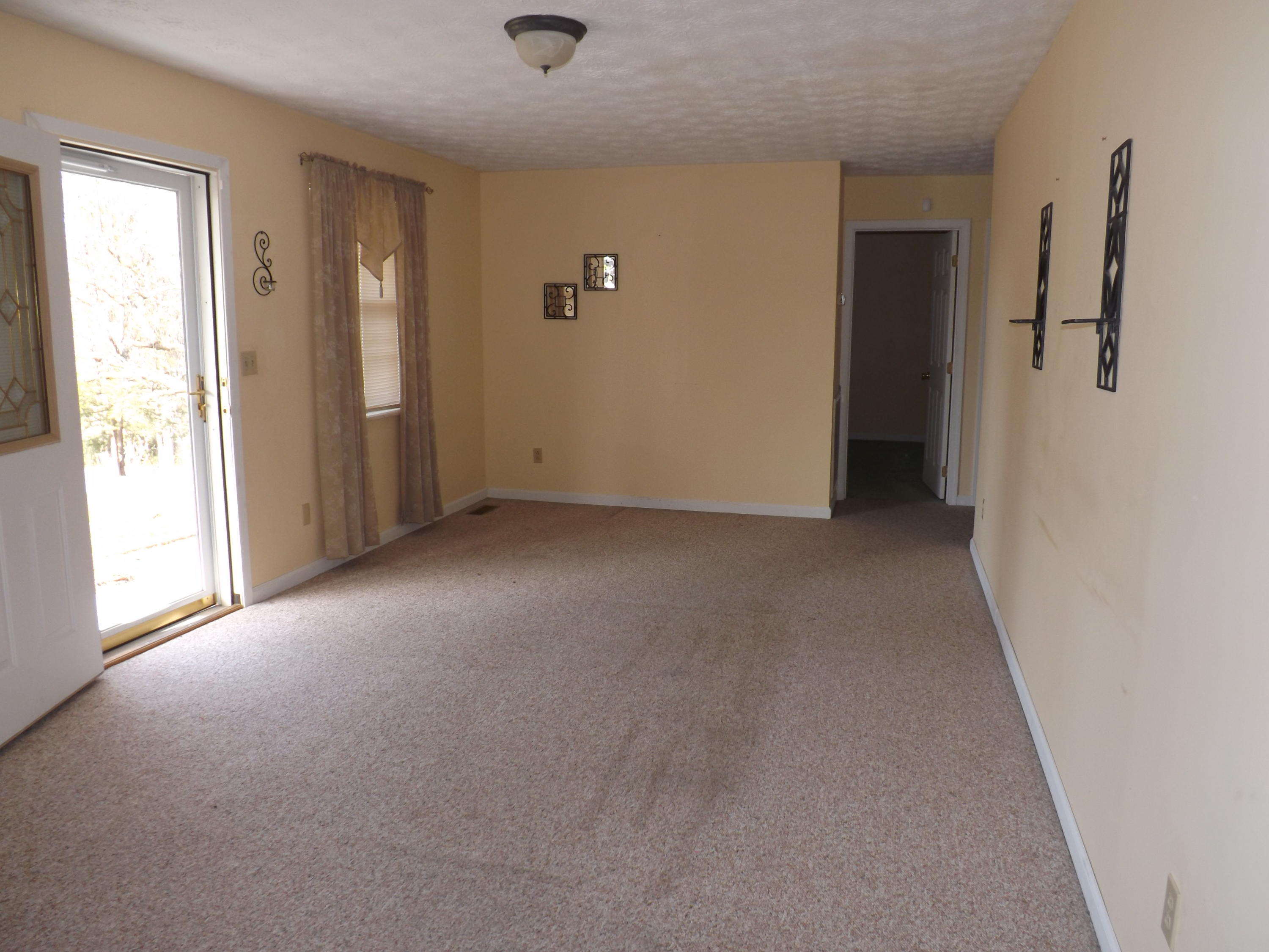 328 Parliament Road Harrogate, TN 37752 - Photo 5 of 15 DSCF0545