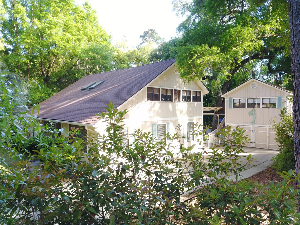 409 Pine Street St. Simons Island, GA 31522 - Photo 3 of 48