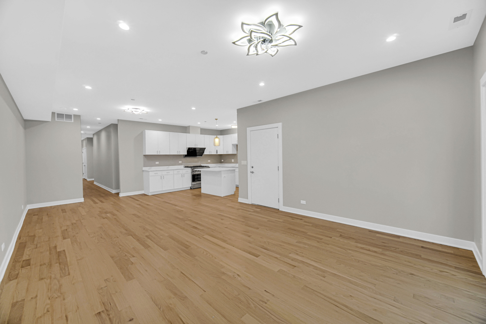 3225 South Halsted Street, Unit 2 Chicago, IL 60608 - Photo 6 of 23