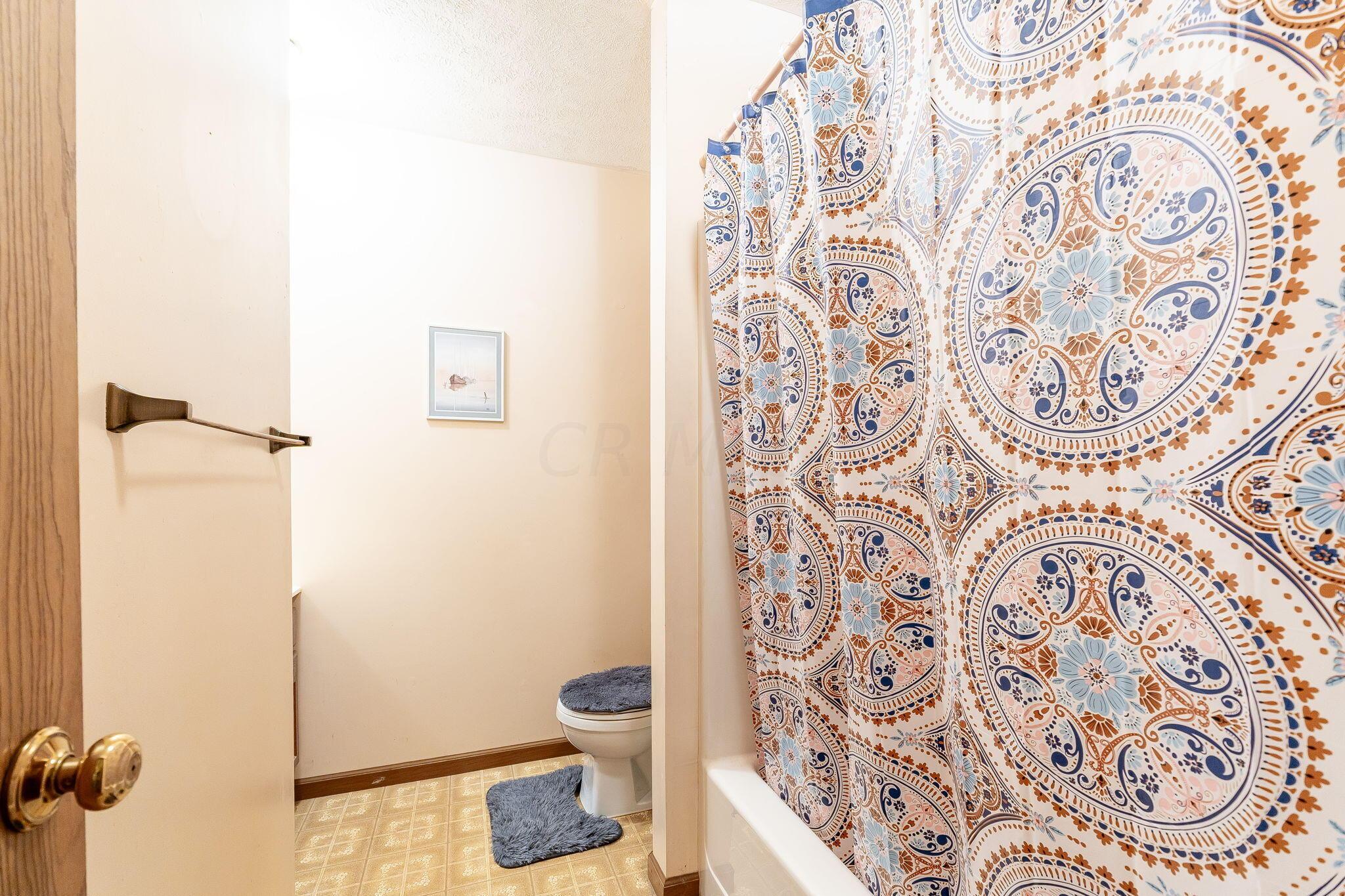 487 Meadow Lane Springfield, OH 45505 - Photo 26 of 58 487 Meadow Ln (Interior)-17