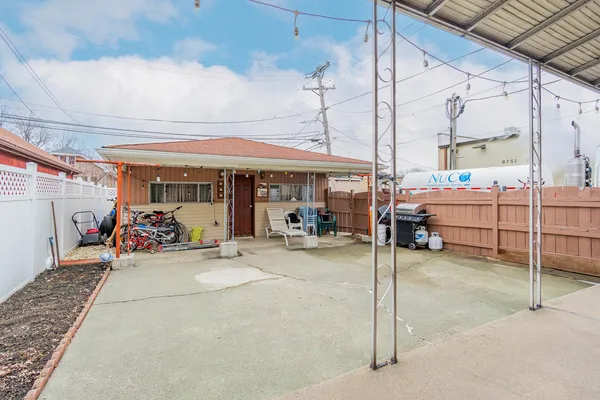 $369,000 | 2535 Oak Park Avenue, Berwyn, IL 60402