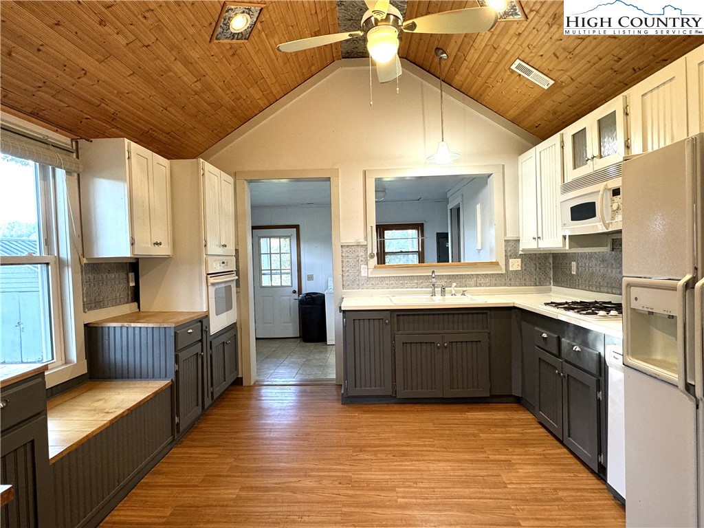 365 Vestal Road Sparta, NC 28675 - Photo 10 of 39 Gallery Image 10