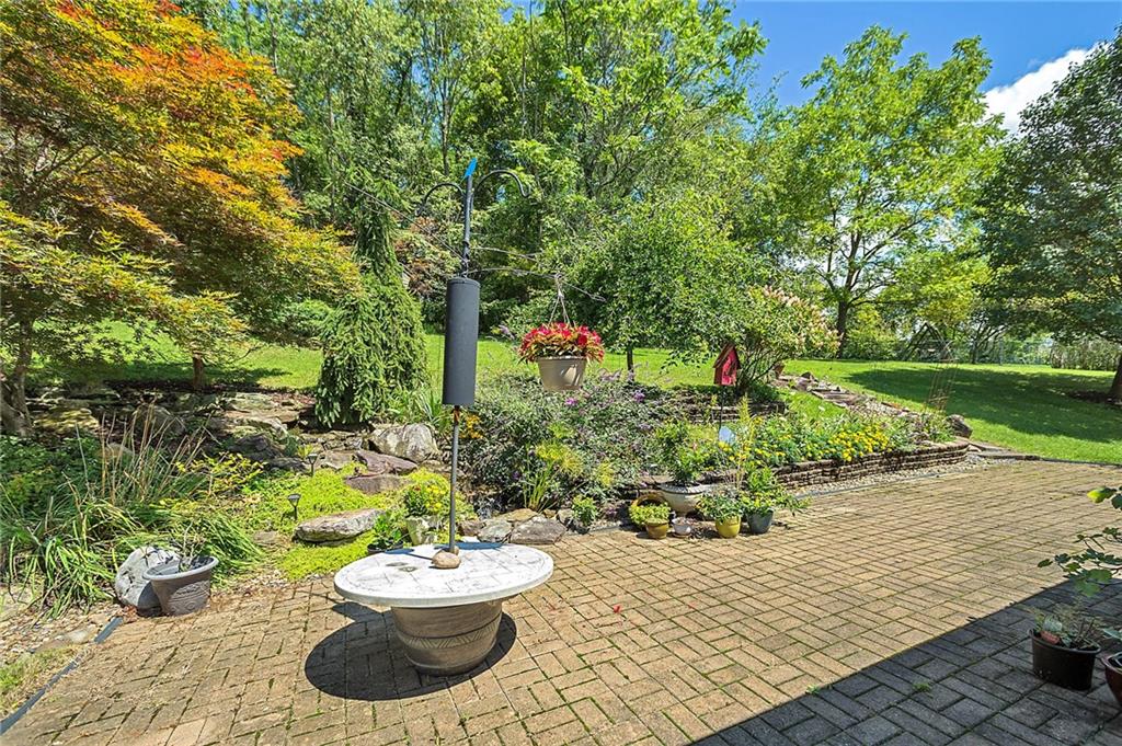 627 New Texas Road Pittsburgh, PA 15239 - Photo 7 of 25 Gallery Image 7