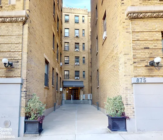 $249,500 | 875 West 181st Street, Unit 2H | Hudson Heights